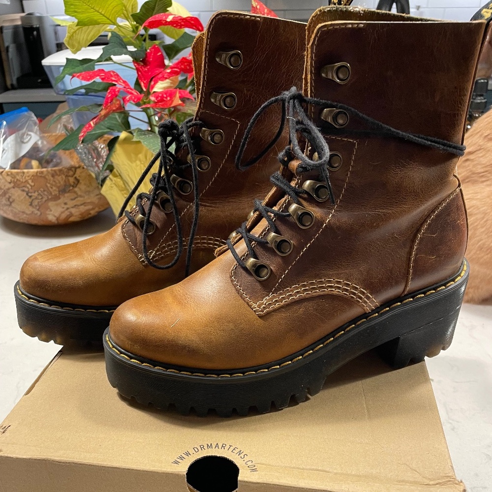 Dr. Marten Leona All Leather Boot